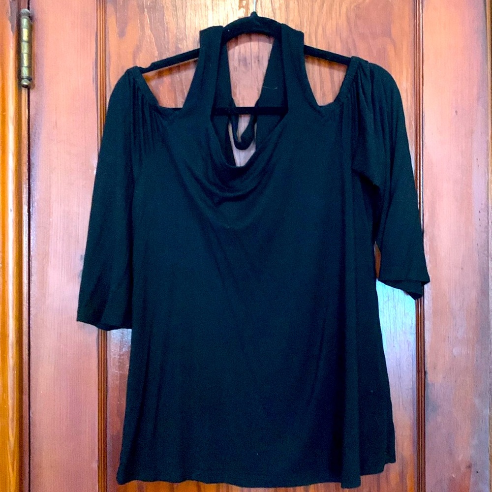 Cable & Gauge cold shoulder blouse, sexy!